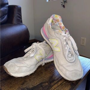 New Balance 515 Women's Grey and Pink Sneakers